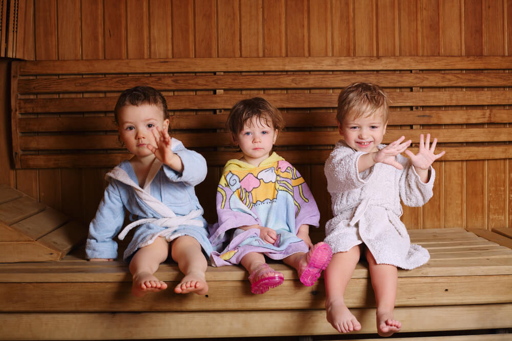 dzieci w saunie